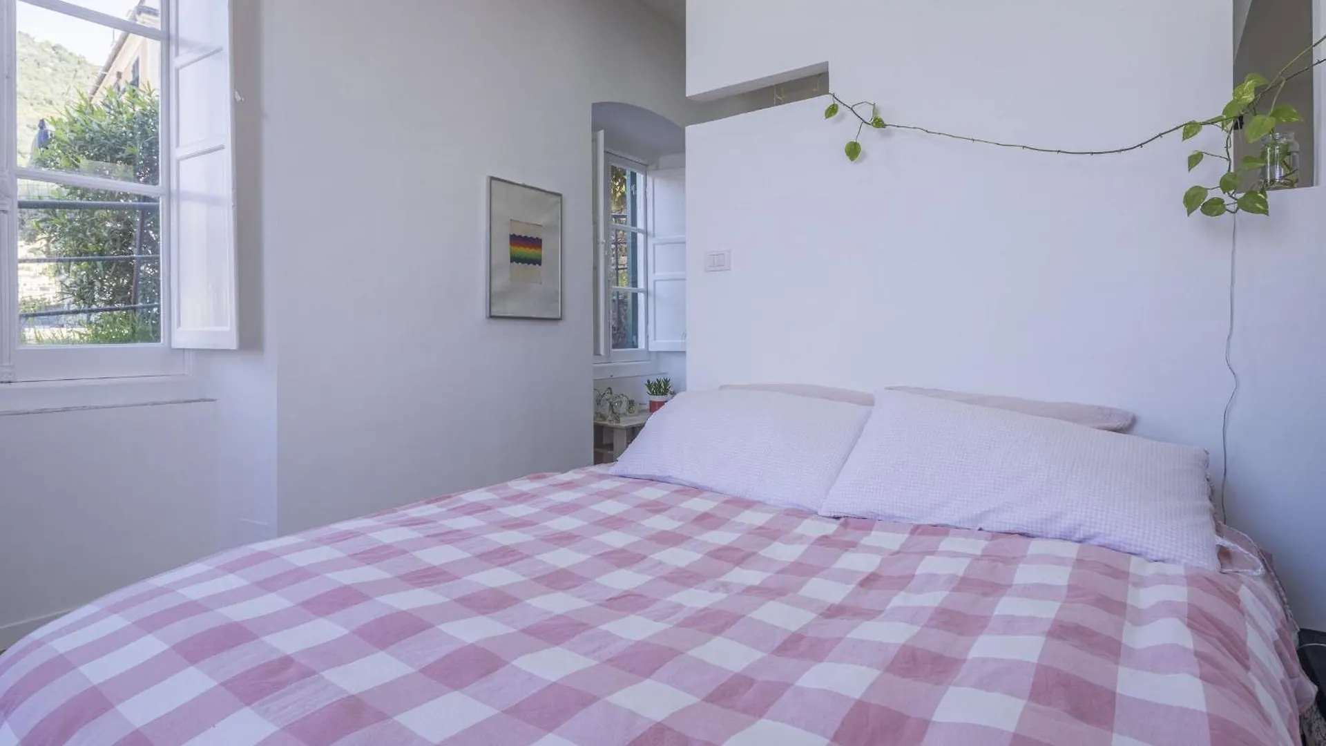 Central Cozy Nest With Parking, Bogliasco Apartment