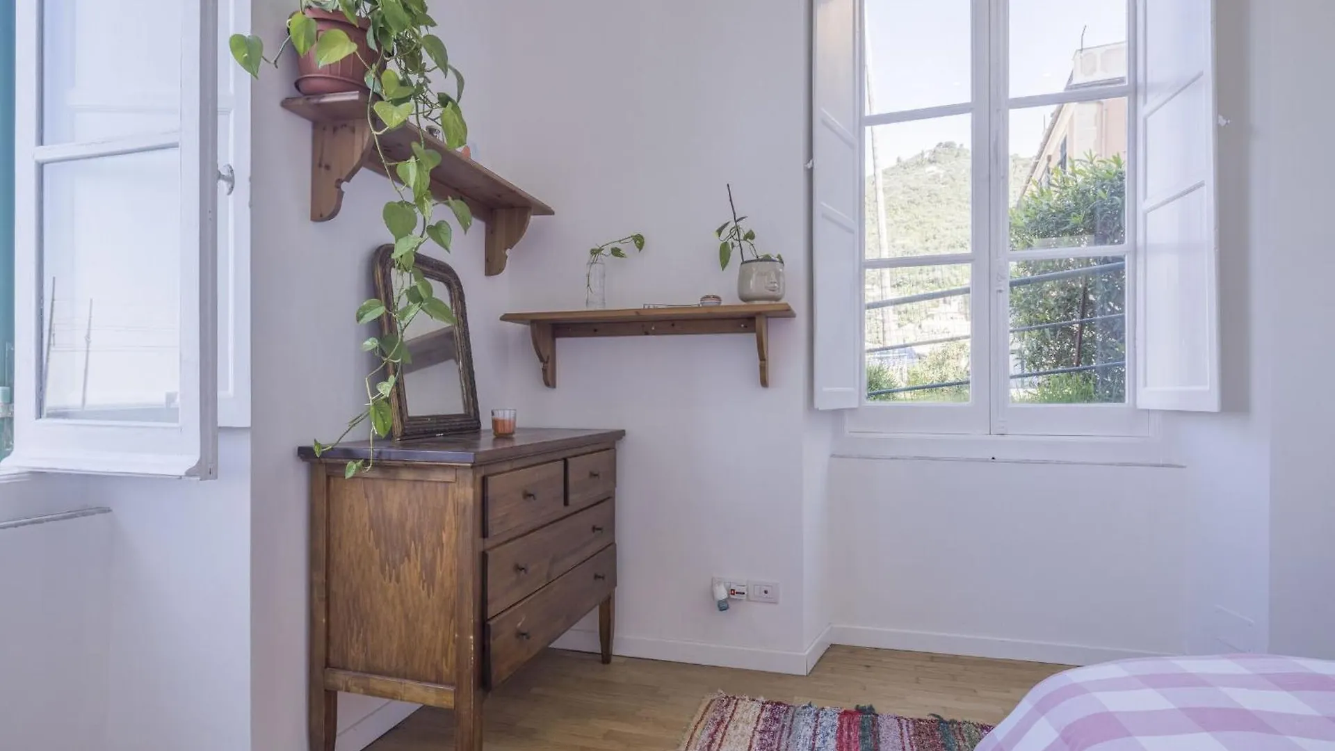Central Cozy Nest With Parking, Bogliasco